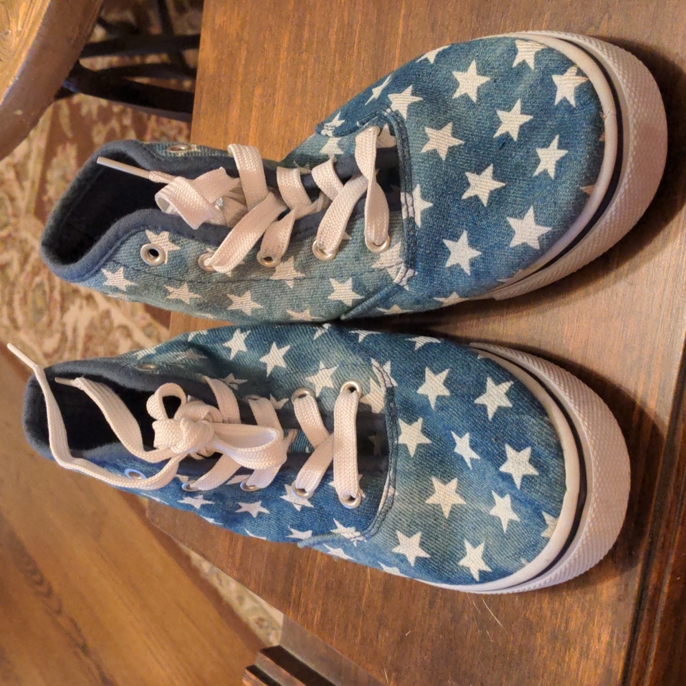 NWOT Coco Jumbo Sneakers